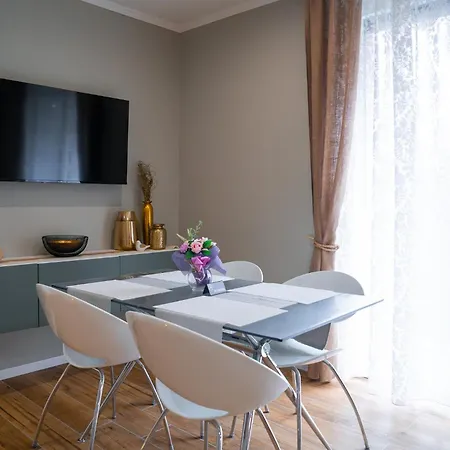 Bed and Breakfast Casa Yuliya 11